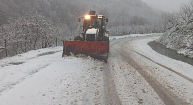 Düzce'de kapanan 65 köy yolu ulaşıma açıldı