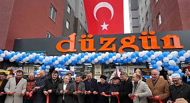 Düzgün marketler 25'nci şubesini törenle açtı