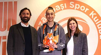 Eczacıbaşı Dynavit, Elif Şahin ile 'yola devam' dedi