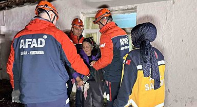 Edirne'de korku dolu dakikalar, çökme riski nedeniyle AFAD vatandaşları tahliye etti