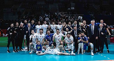 Efeler Ligi: Halkbank: 3 - Altekma: 0