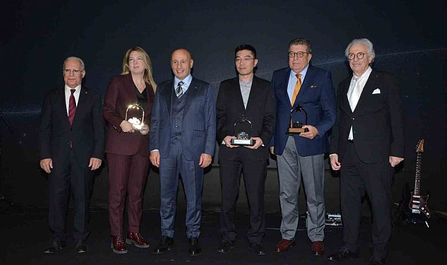 Ege'de ihracatın yıldızları belirlendi: Uğur Soğutma'ya çifte ödül