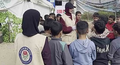 Eğitim-Bir-Sen, kurduğu "Akif İnan Eğitim Çadırı" ile Gazze'ye desteğini destek oluyor