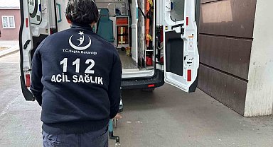 Ehliyetsiz ve alkolü sürücü ters şeride girerek kaza yaptı: 2 yaralı