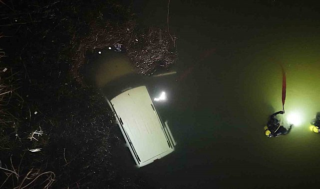 El freni çekilmeyen araç, düştüğü Porsuk Çayı'ndan 4 saat sonra çıkarıldı