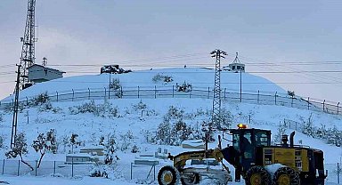 Elazığ'da kapalı 19 köy yolunda çalışmalar sürüyor