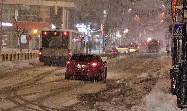 Elazığ'da kar yağışı etkisini sürdürüyor