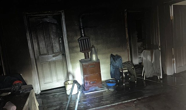 Elektrik prizinden çıkan yangın korkuttu