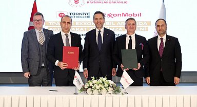 Enerji ve Tabii Kaynaklar Bakanı Bayraktar: "Karadeniz ve Akdeniz'deki yeni arama alanlarını kapsayan bir mutabakat zaptı imzalandı"