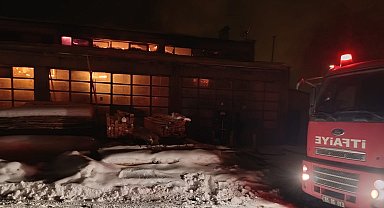 Erciş'te iş yeri yangını