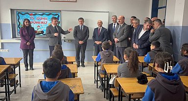 Erzincan Valisi öğrencilere Ergan Dağı'nda kayak ve köfte ekmek sözü verdi