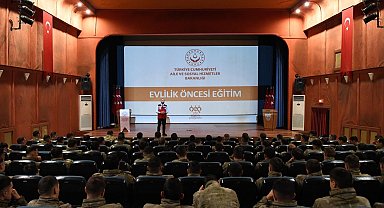 Erzincan'da askerlere evlilik öncesi eğitim verildi
