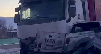 Erzurum'da yollardaki buzlanma trafik kazalarına neden oldu