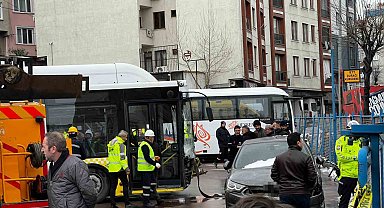 Esenler'de içinde yolcuların bulunduğu İETT otobüsü otoparka daldı, faciadan dönüldü