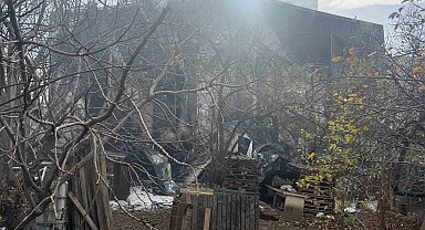 Esenyurt'ta korkutan depo yangını: Dumanlar metrelerce yükseldi