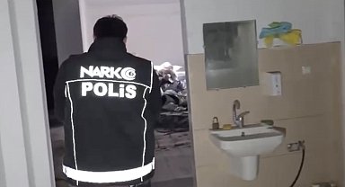 Eski fabrika binasını uyuşturucu imalathanesine çevirmiş: 130 kilo uyuşturucu ele geçirildi