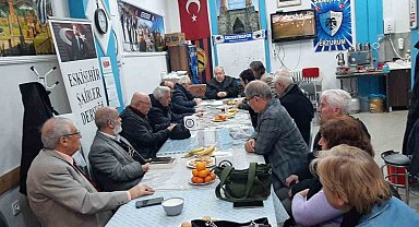 Eskişehir Şairler Derneği Başkanı Kenan Demirel güven tazeledi