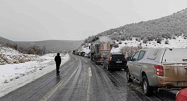Eskişehir-Seyitgazi yolunda kuyruk oluştu