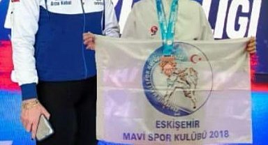 Eskişehir'den katıldığı karate şampiyonasında Türkiye 3'üncüsü oldu