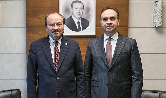 ETÜ Rektörü Çakmak, Bakan Kacır ile Erzurum'da çip üretimini görüştü