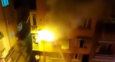 Evin balkonunda çıkan yangın paniğe neden oldu