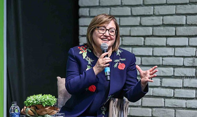 Fatma Şahin zirveyi bırakmadı