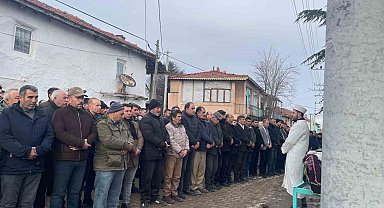 Feci kaza kurbanları toprağa veriliyor