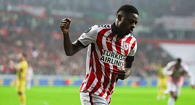 Fenerbahçe, Musaba'nın lisansını çıkardı