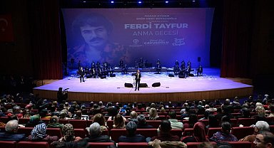 Ferdi Tayfur Denizli'de şarkılarıyla anıldı