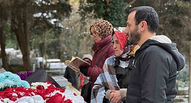 Ferdi Tayfur vefatının 1. yıl dönümünde mezarı başında anıldı