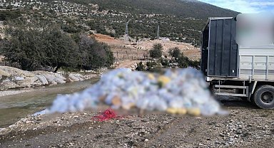 Finike'de dere kenarına kamyonla atık dökme olayına adli işlem