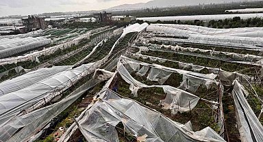 Finike'de hortumun verdiği hasar gündüz ortaya çıktı