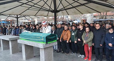 Fotoğrafın ustası Sadri Varol gözyaşları ile uğurlandı