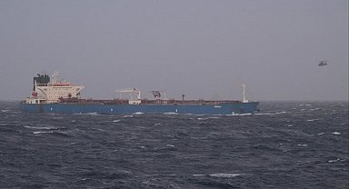 Fransa'nın el koyduğu "Grinch" tankeri Marsilya'da limana çekildi