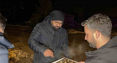 Gazetecilerden polislere yeni yıl sürprizi