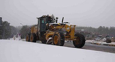 Gaziantep Büyükşehir, kar yağışına yönelik tüm aşamalarda sahada