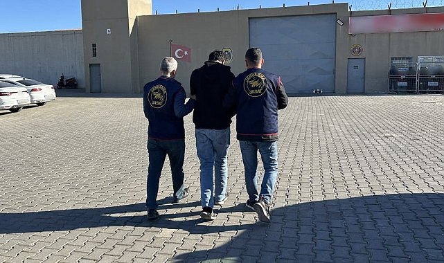 Gaziantep'te 6 ayrı suçtan 10 yıldır firari olan şahsı jandarma yakaladı