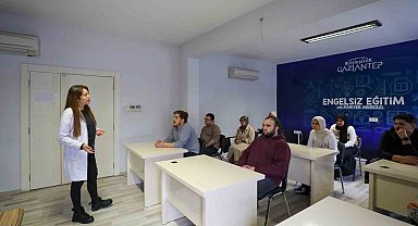 Gaziantep'te görme engelli kursiyerler için E-KPSS eğitim desteği