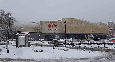 Gaziantep'te kar yağışı sonrası yollar boş kaldı