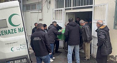 Gaziantep'te otomobil tıra arkadan çarptı: 3 kardeş hayatını kaybetti