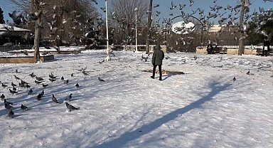 Gaziantep'te vatandaşlar kar ve güneşin tadını çıkardı