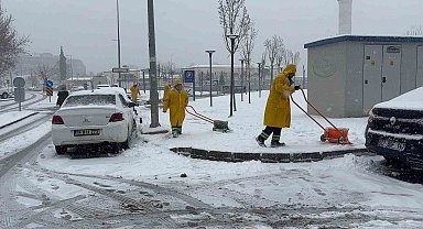 Gaziantep'te yoğun kar yağışı etkili oluyor