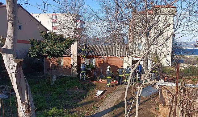 Gecekonduda çıkan yangın büyümeden söndürüldü