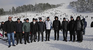 Gediz Murat Dağı Termal Kayak Merkezi'nde kar ve kayak keyfi