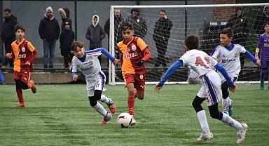 Geleceğin yıldız futbolcu adayları Balıkesir'de sahne aldı