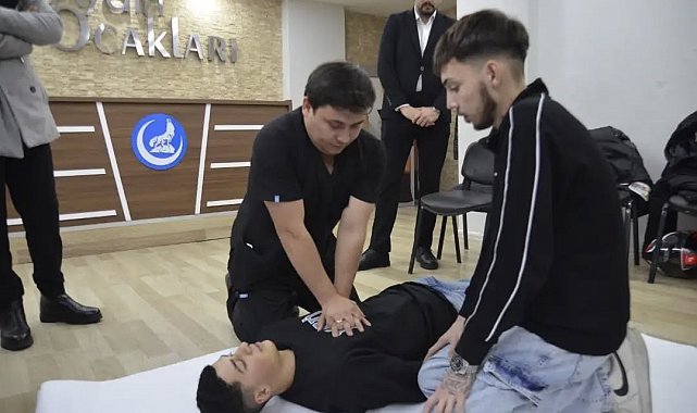 Gençler acil ve ilk yardım konusunda bilinçlendirildi