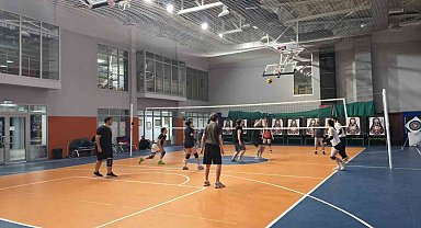Gençler voleybol maçında buluştu
