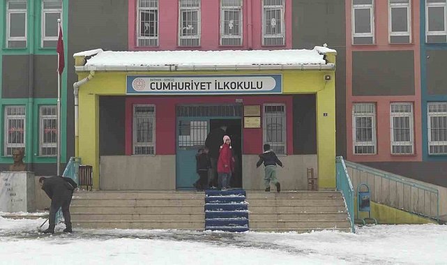 Gercüş'te eğitime 1 gün ara verildi