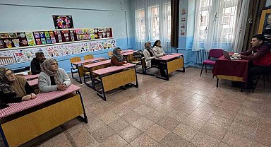 Gıda güvenliği için okul personeline hijyen eğitimi