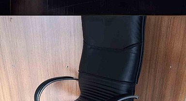 Girdiği iş yerinden koltuk çaldı